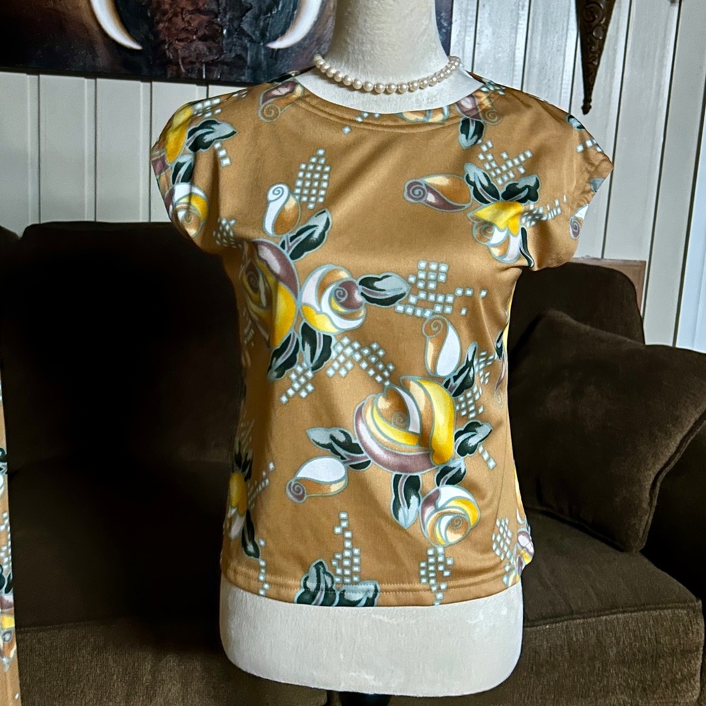 Neiman Marcus (Leslie J) •Medium • Brown/Yellow •Floral • 3 Piece •Blouse/Pants - Picture 6 of 16